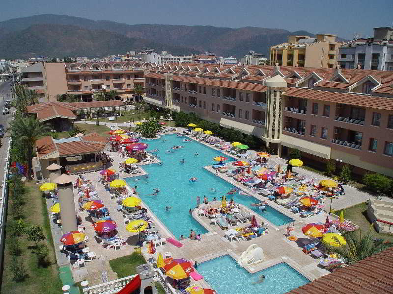 Midpoint Club and Suites