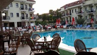 Grove Hotel