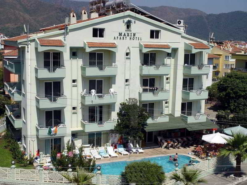 Maxin Apartments