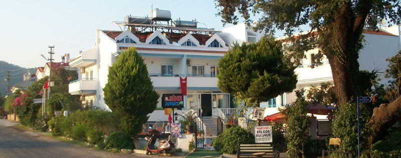 Huner Apartments