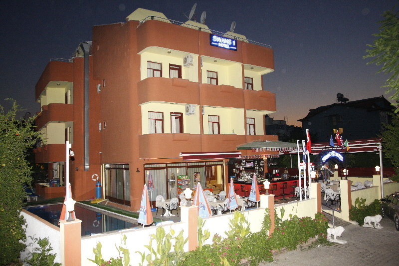 Swans 1 Hotel