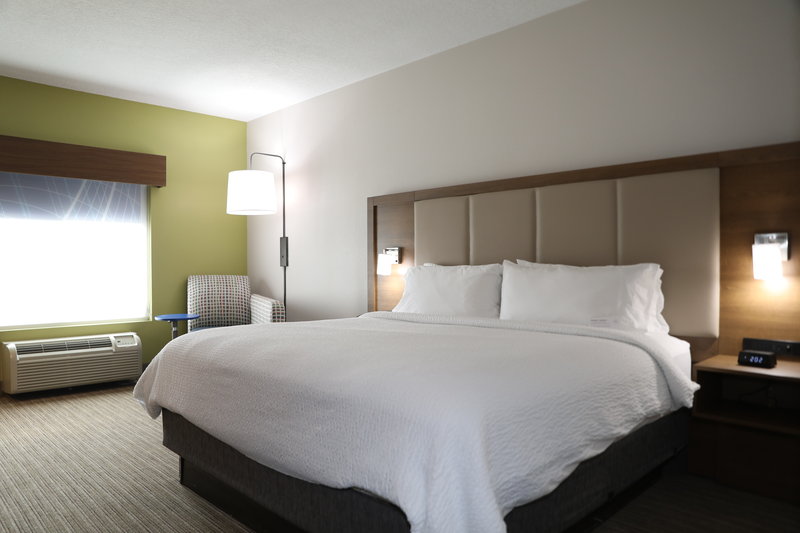 Holiday Inn Express Hotel & Suites Albuquerque Airport