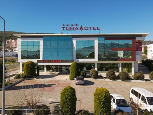 Tuna Hotel