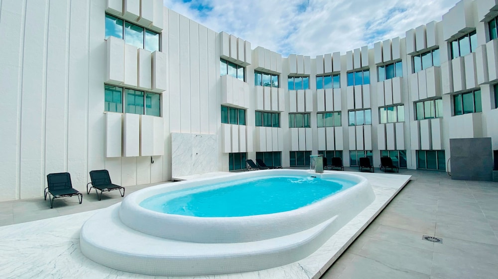 Tryp Valencia Azafata Hotel