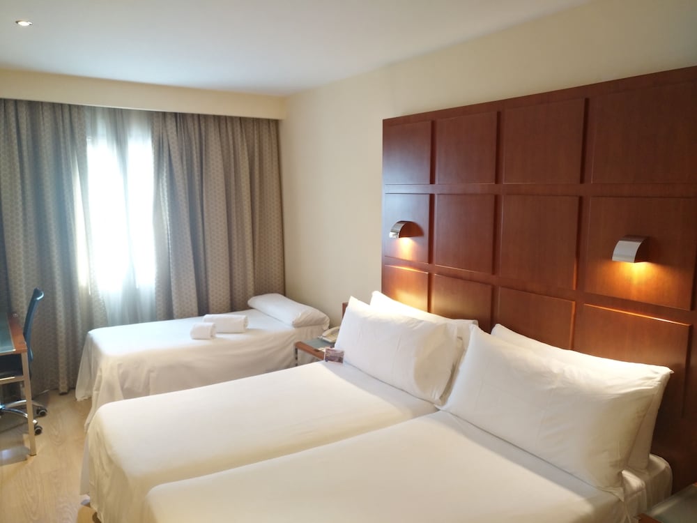 Tryp Valencia Azafata Hotel