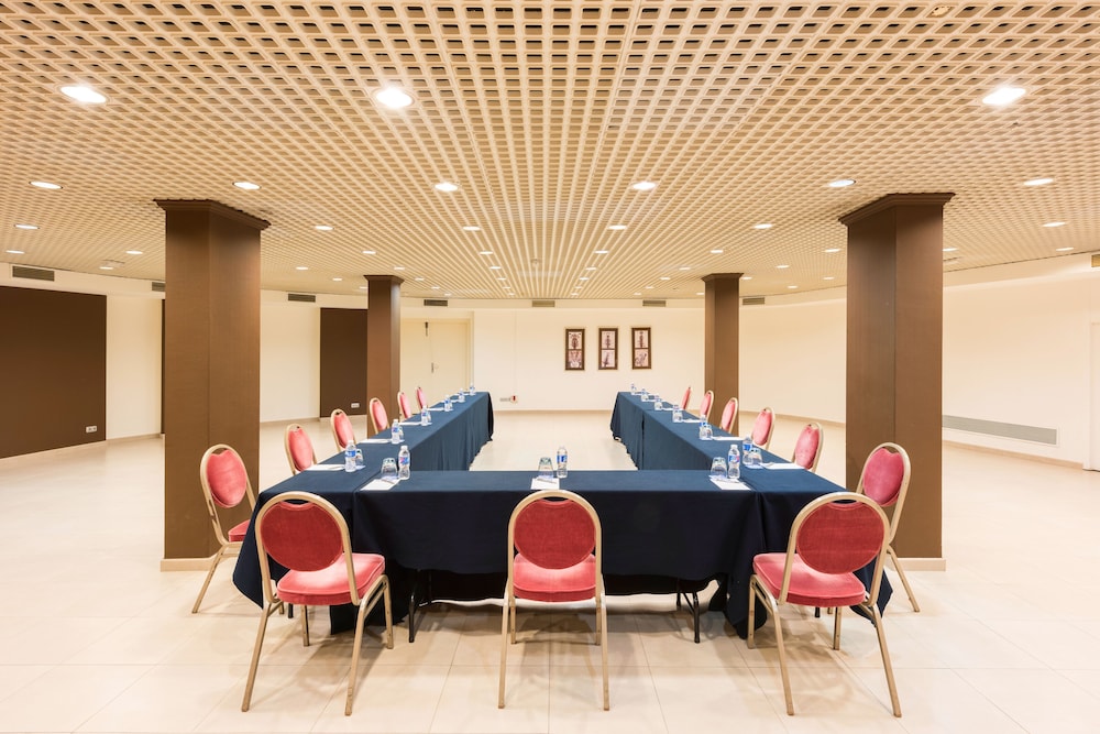 Tryp Valencia Azafata Hotel