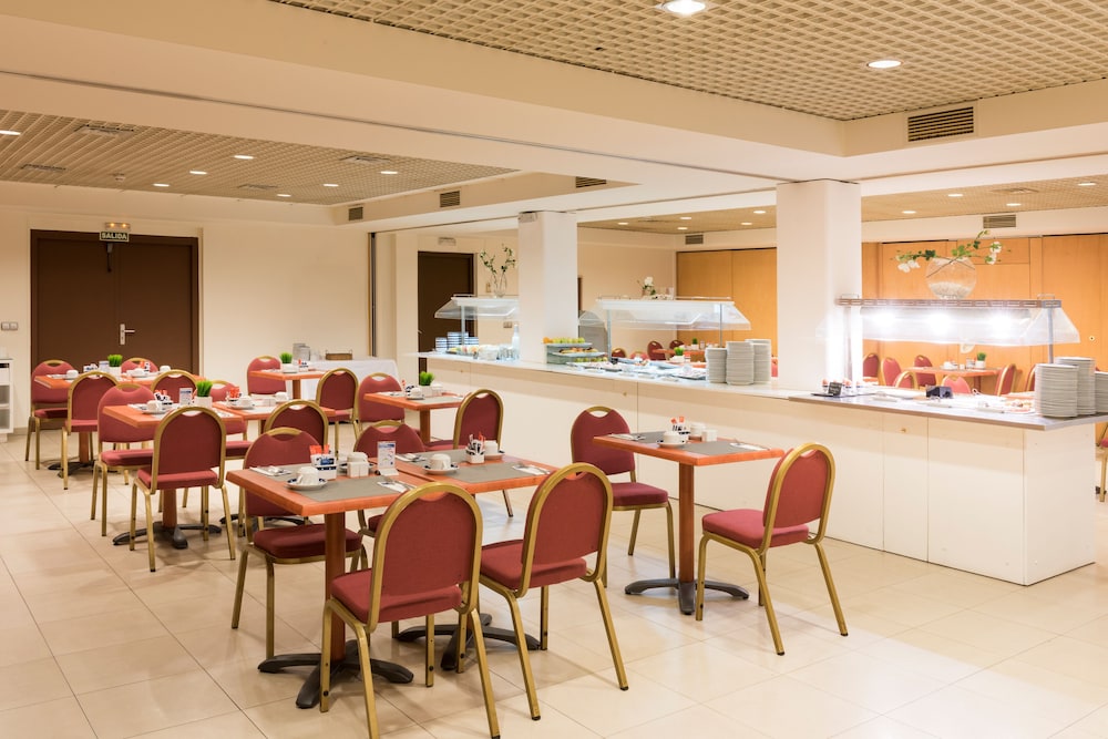 Tryp Valencia Azafata Hotel