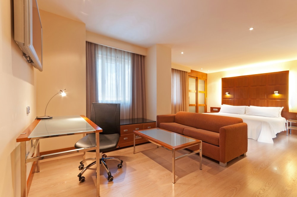 Tryp Valencia Azafata Hotel