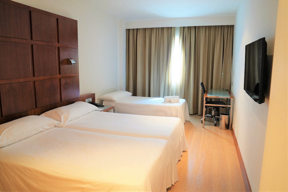 Tryp Valencia Azafata Hotel