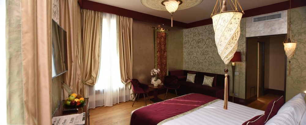 Santa Croce Boutique Hotel