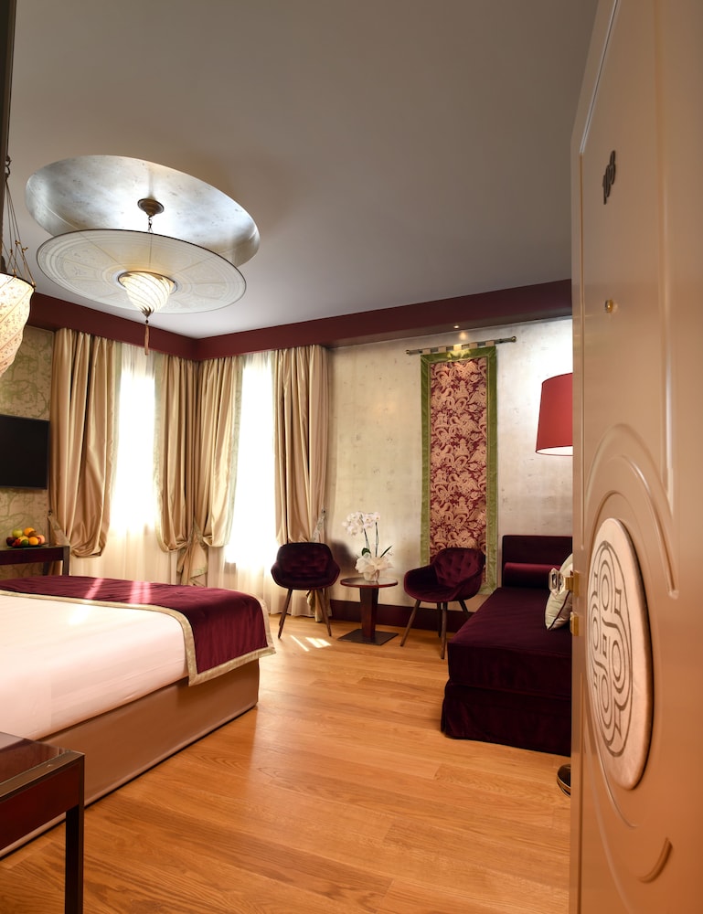 Santa Croce Boutique Hotel