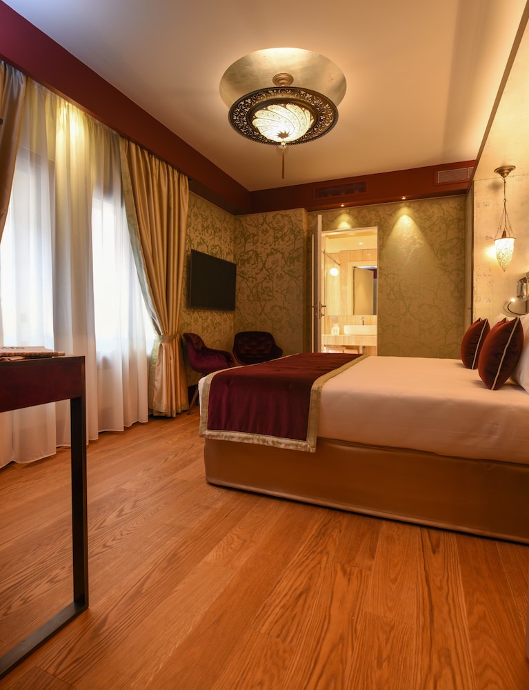 Santa Croce Boutique Hotel