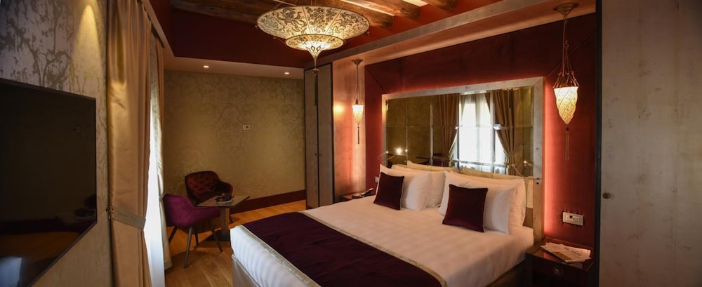 Santa Croce Boutique Hotel