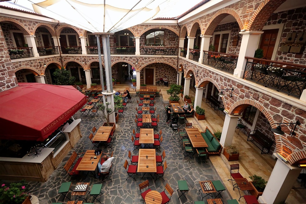 L'agora Old Town Hotel & Bazaar