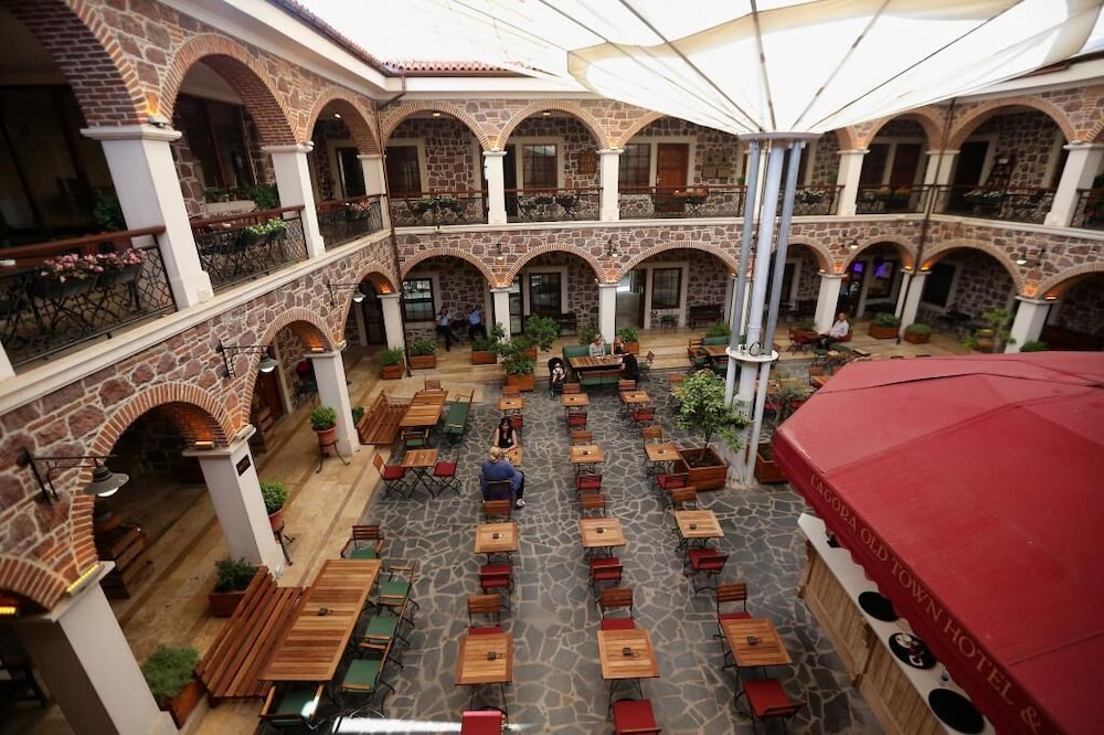 L'agora Old Town Hotel & Bazaar