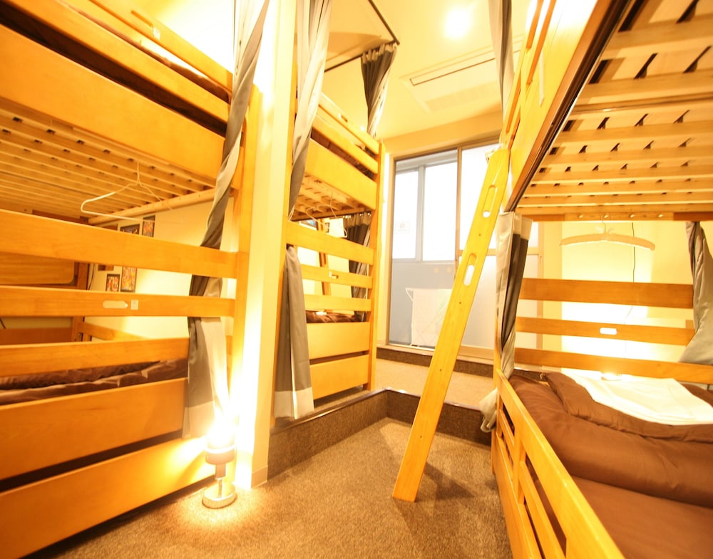 Osaka Guesthouse Nest