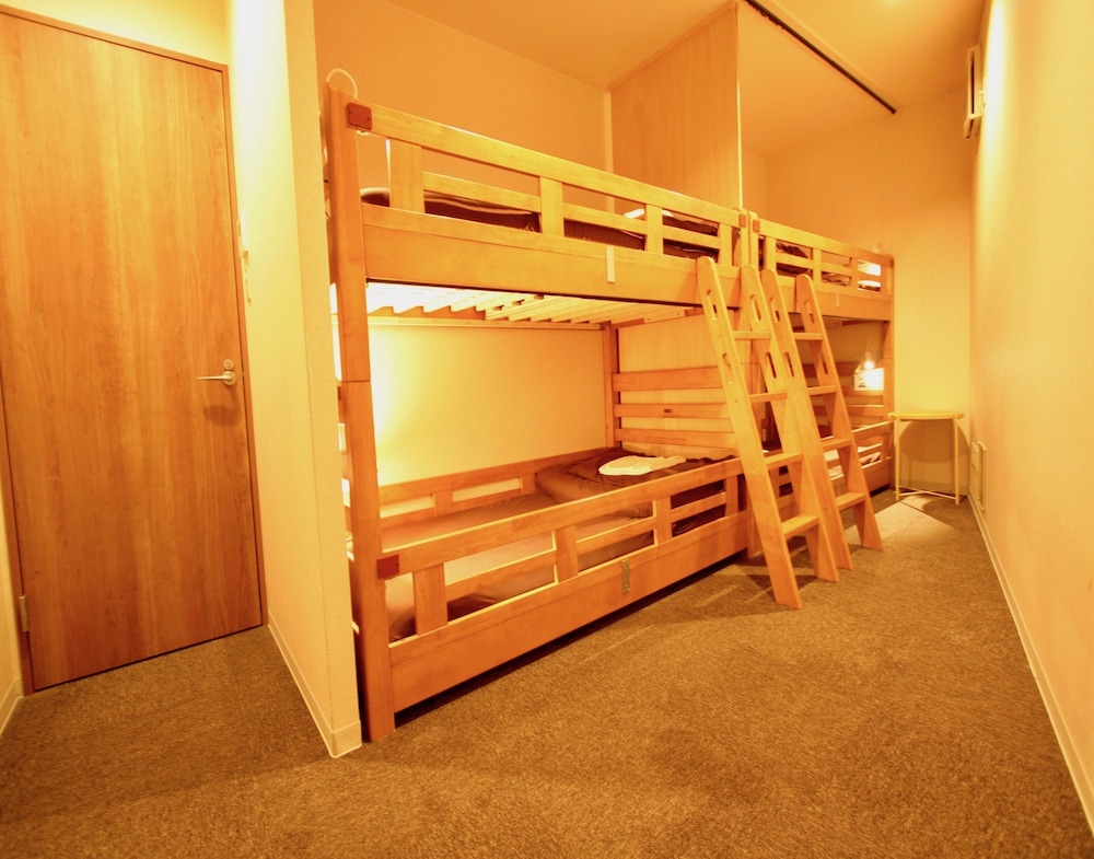 Osaka Guesthouse Nest