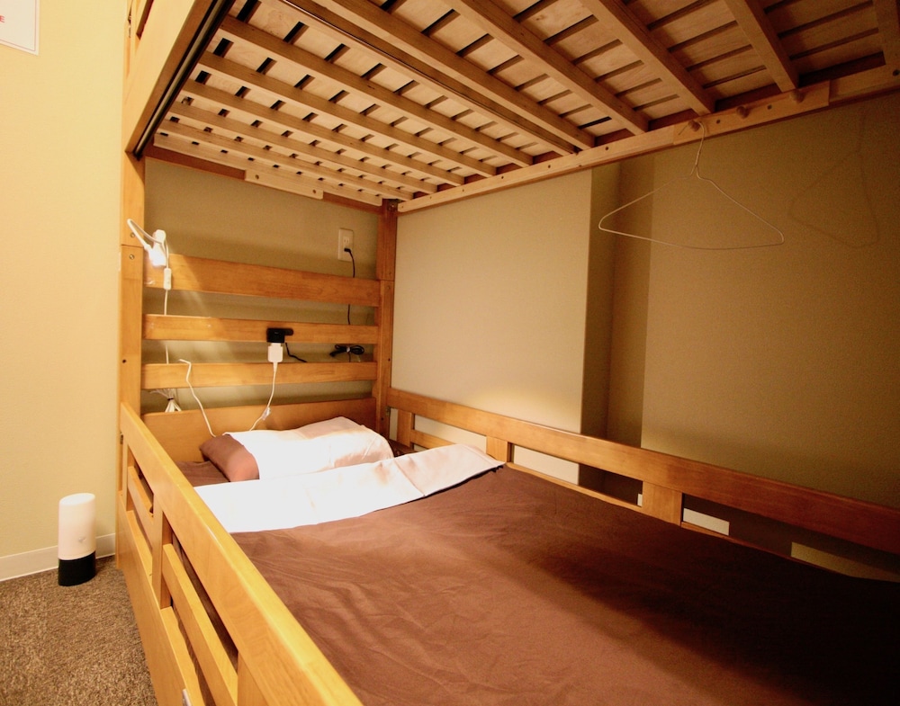 Osaka Guesthouse Nest