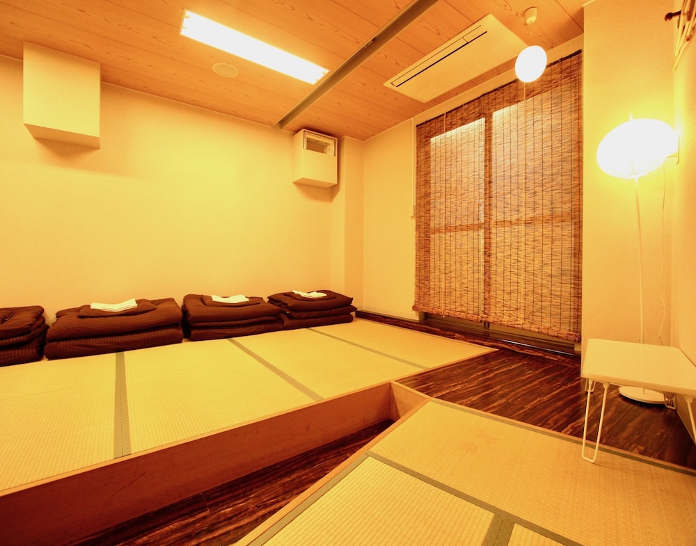 Osaka Guesthouse Nest