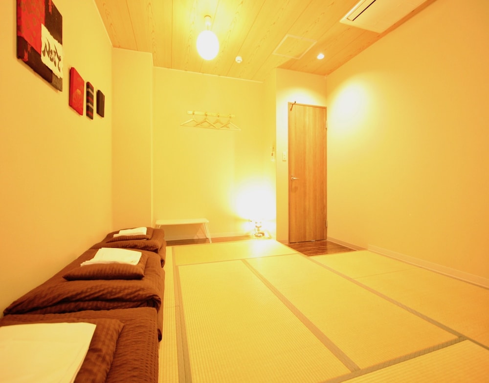 Osaka Guesthouse Nest