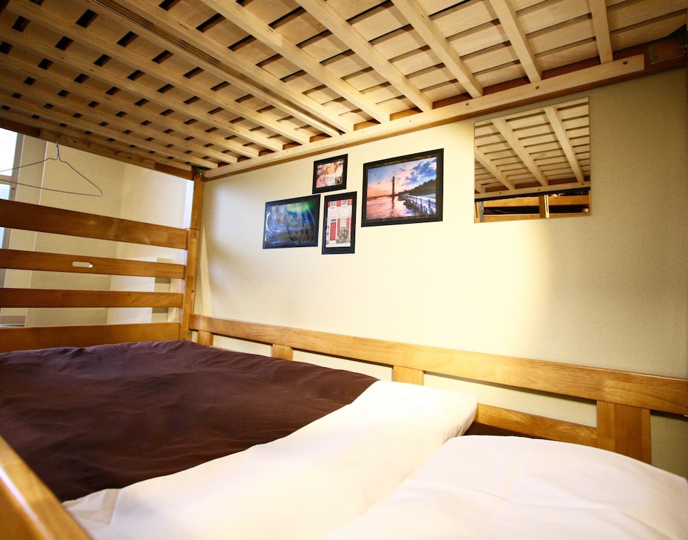 Osaka Guesthouse Nest