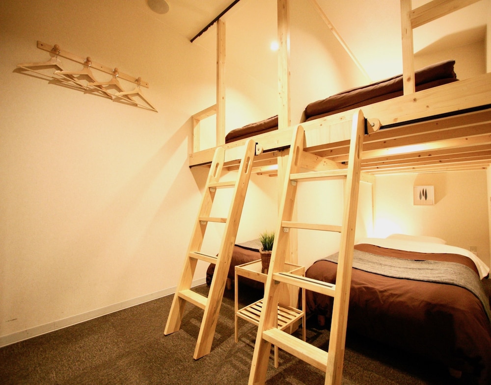 Osaka Guesthouse Nest