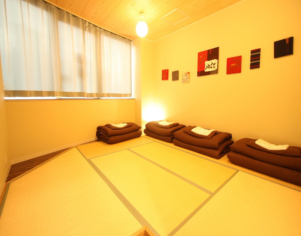 Osaka Guesthouse Nest