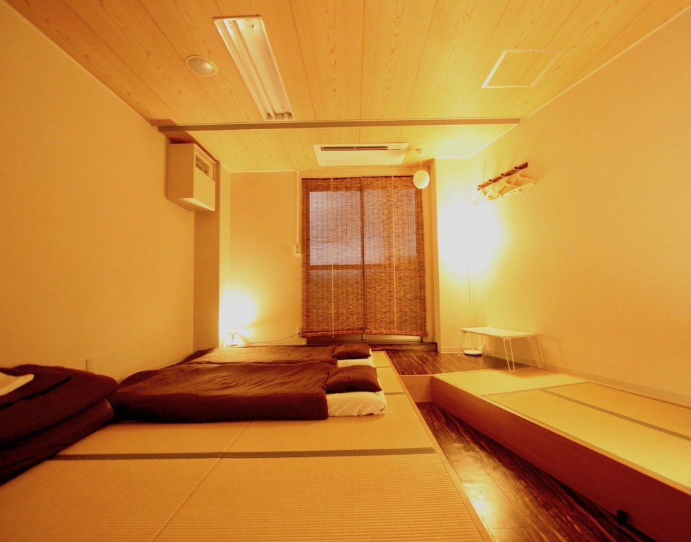 Osaka Guesthouse Nest