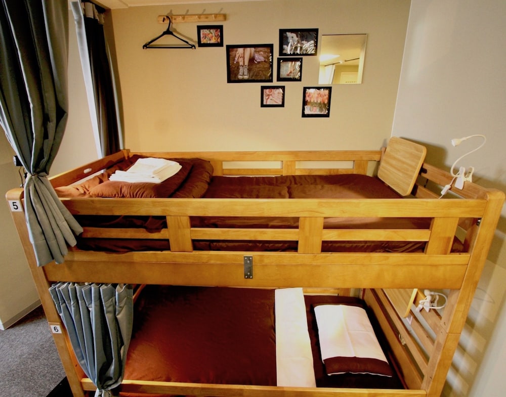 Osaka Guesthouse Nest