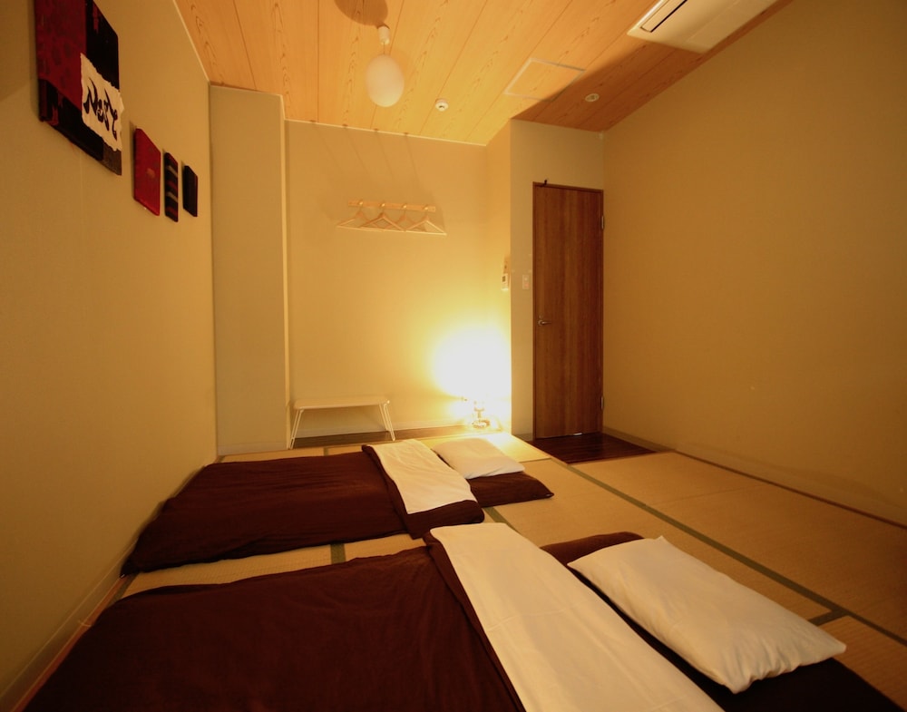 Osaka Guesthouse Nest